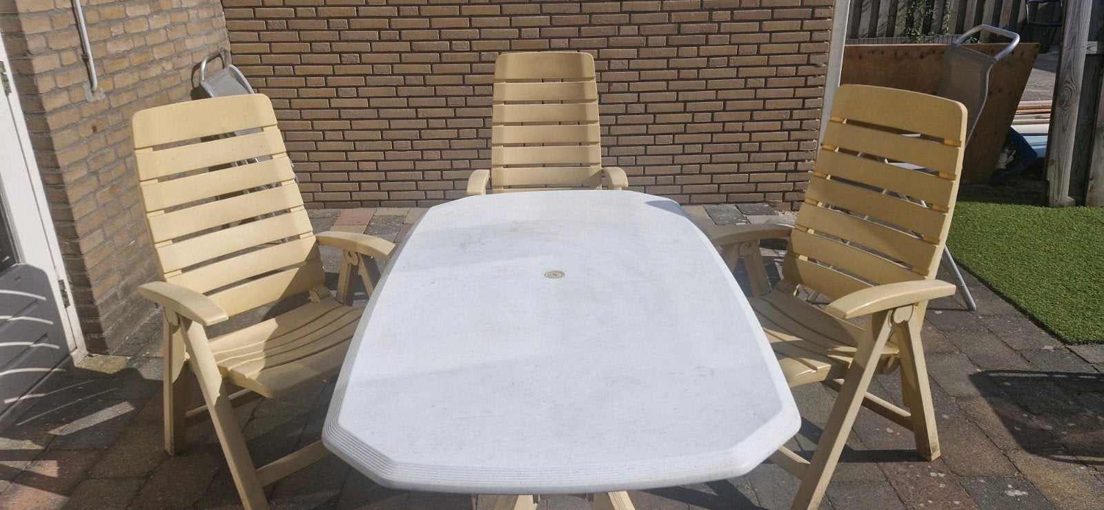 Kunststof tuinset met 3 stoelen en tafel, Tuin en Terras, Tuinsets en Loungesets, Ophalen, Kunststof, Gebruikt, 3 zitplaatsen