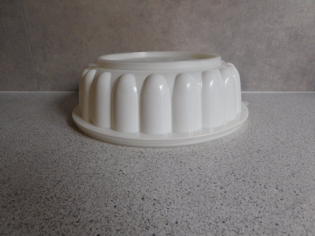 Tupperware Puddingvorm Wit, Huis en Inrichting, Ophalen of Verzenden, Zo goed als nieuw, Wit, Overige typen