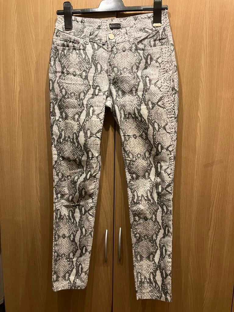 Broek. Mt. 36.      Laura.  Scott.  nieuw, Verzenden, Zwart, Zo goed als nieuw, Maat 36 (S)