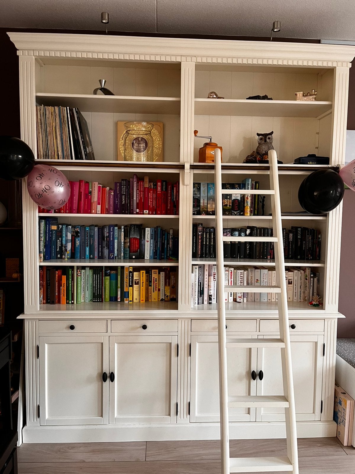 Grote boekenkast met bibliotheekladder – Private Library –