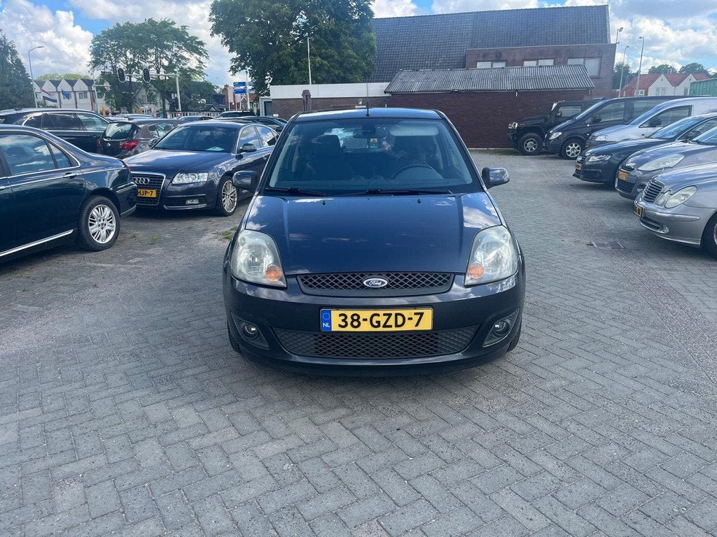 Ford Fiesta 1.3-8V Futura XL ecc trekhaak elec ramen parkeer, 1299 cc, Stof, 4 cilinders, Origineel Nederlands