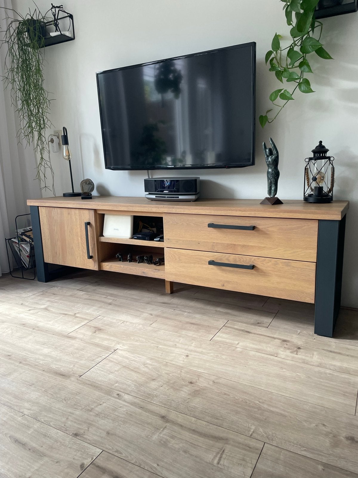 Moderne licht eiken TV meubel en eettafel met 6 stoelen, Ophalen, Gebruikt, Eikenhout, 150 tot 200 cm