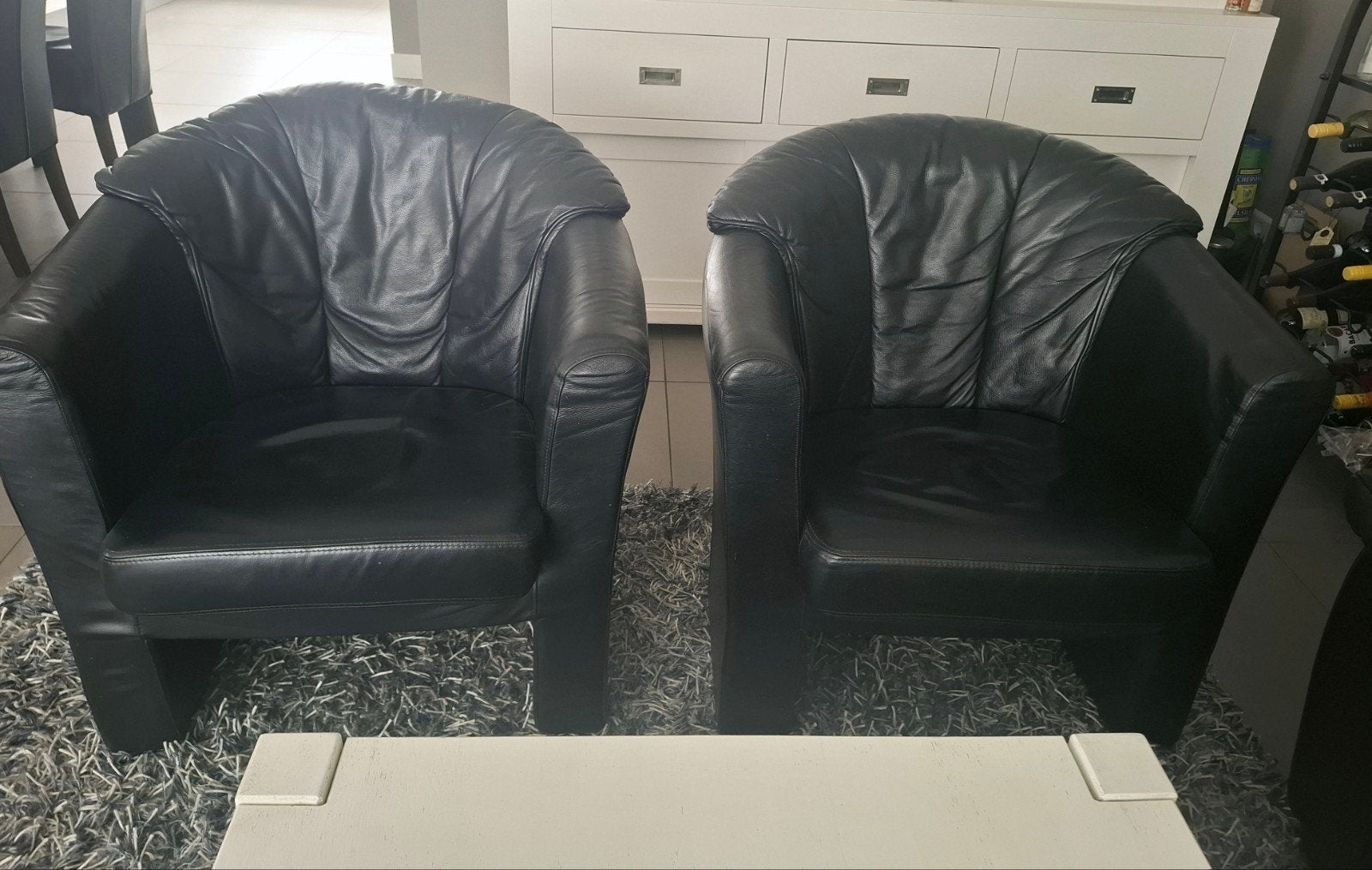 2 Zwarte Lederen Fauteuils - Comfortabel en Stijlvol, Ophalen, Gebruikt, 75 tot 100 cm, Leer