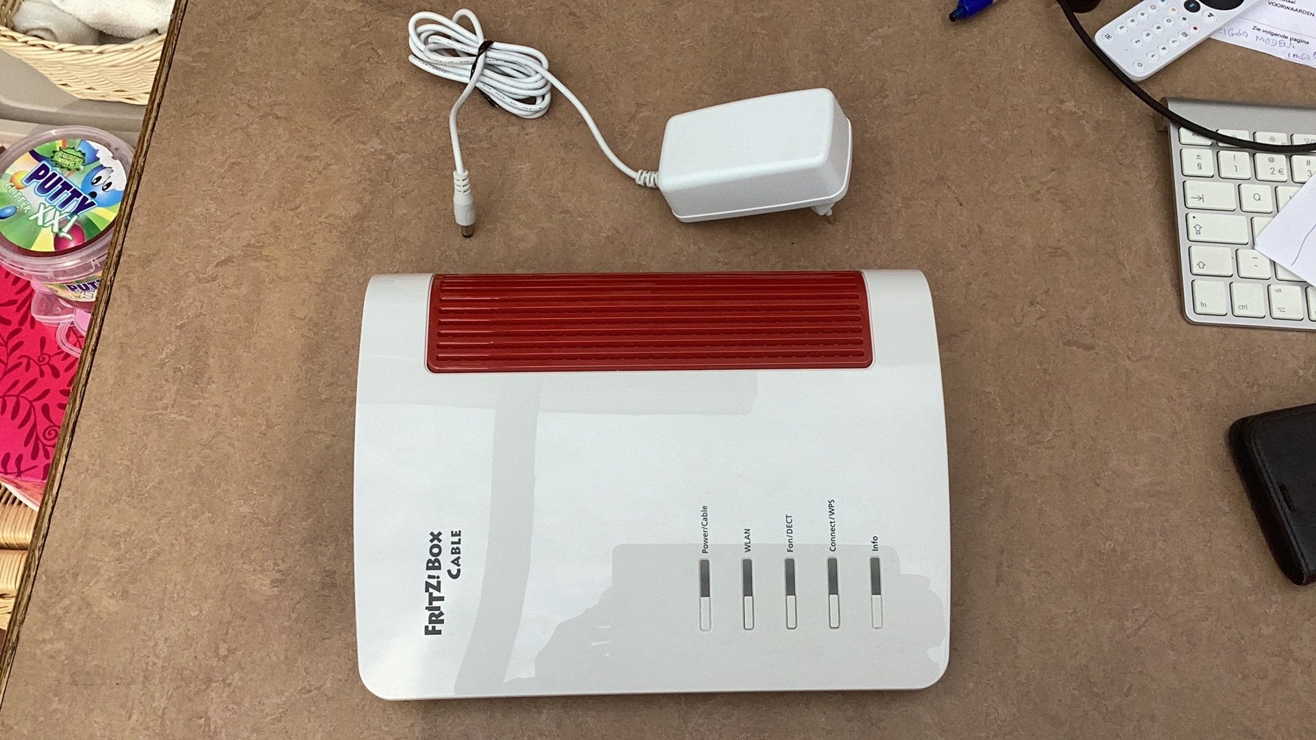 Goed werkende Fritz!box 6660 te koop., Computers en Software, Routers en Modems, Ophalen of Verzenden, Gebruikt, Router met modem