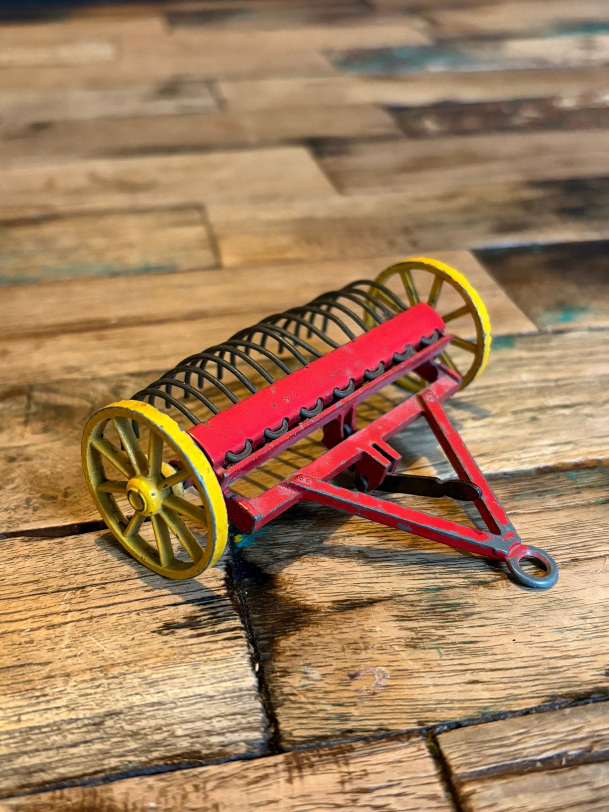 Dinky Toys 27K Hay Rake #324 uit 1953 – compleet & werkend, Ophalen of Verzenden, Zo goed als nieuw, Auto, Dinky Toys