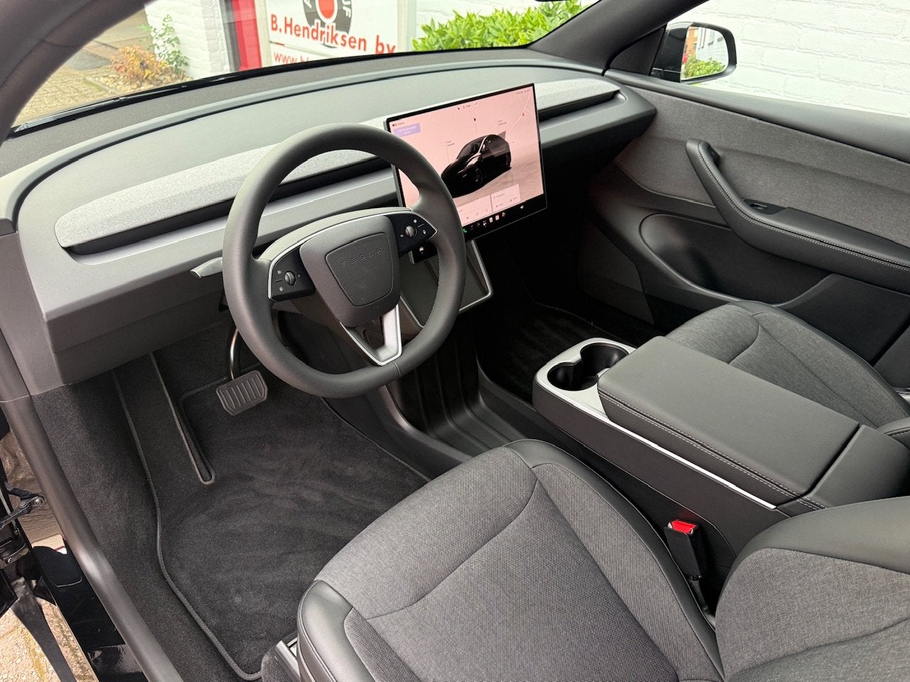 Foto 3 van Tesla Model Y 60KWH Juniper/ Warmtepomp/ LFP Accu/ 1 Eigenaa