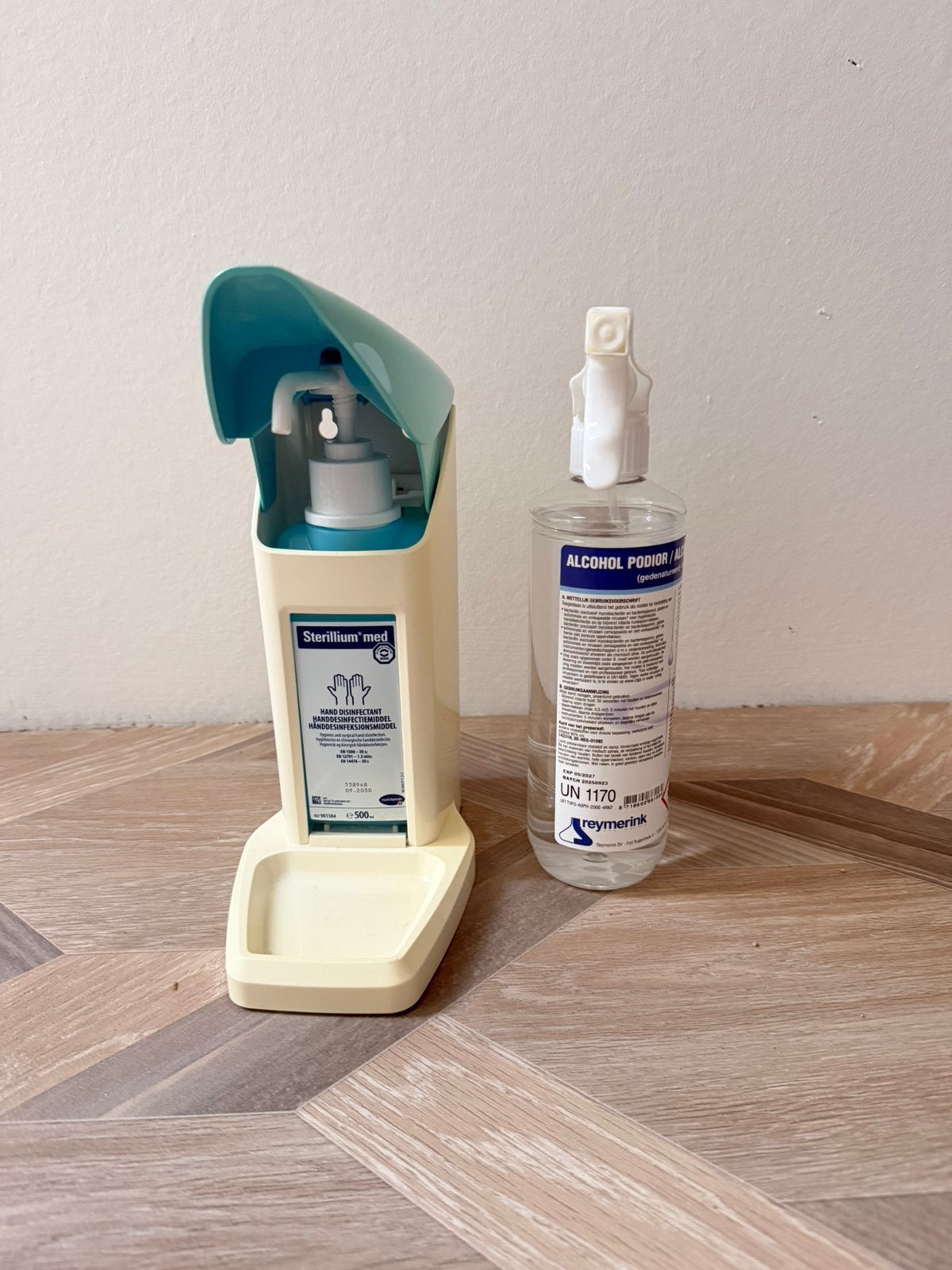 Hand alcohol en oppervlakte alcohol, Ophalen of Verzenden, Schoonmaakmiddel