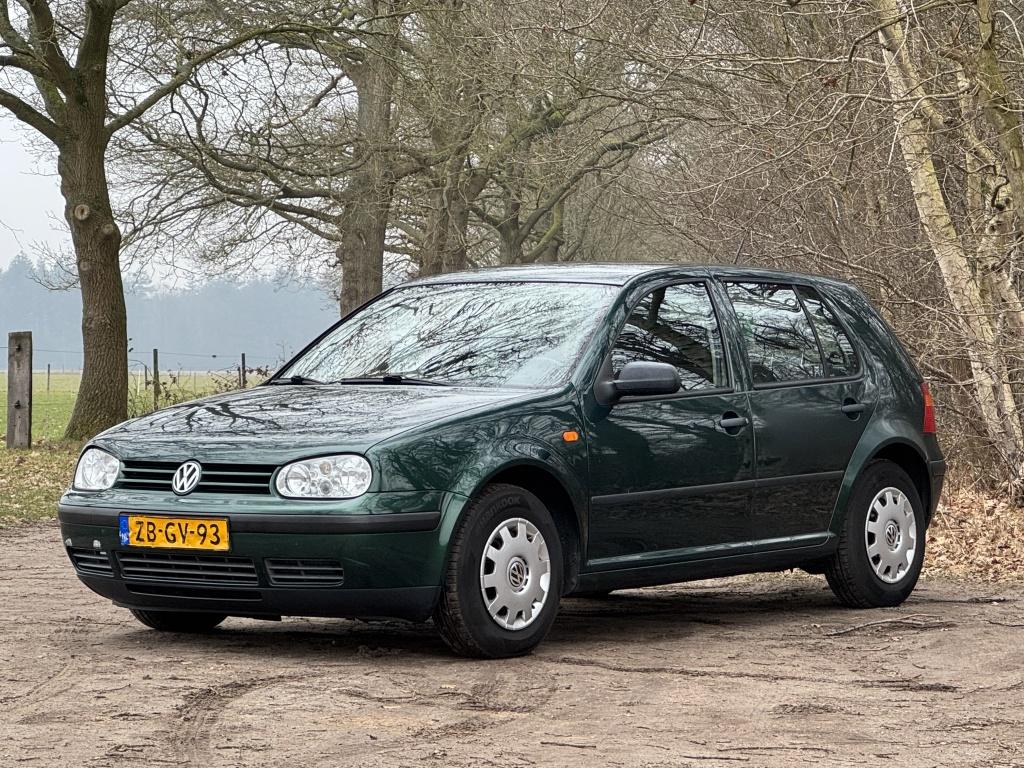 Volkswagen Golf 1.6 nieuwe apk (bj 1999, automaat), Auto's, Automaat, 101 pk, Volkswagen, Bedrijf