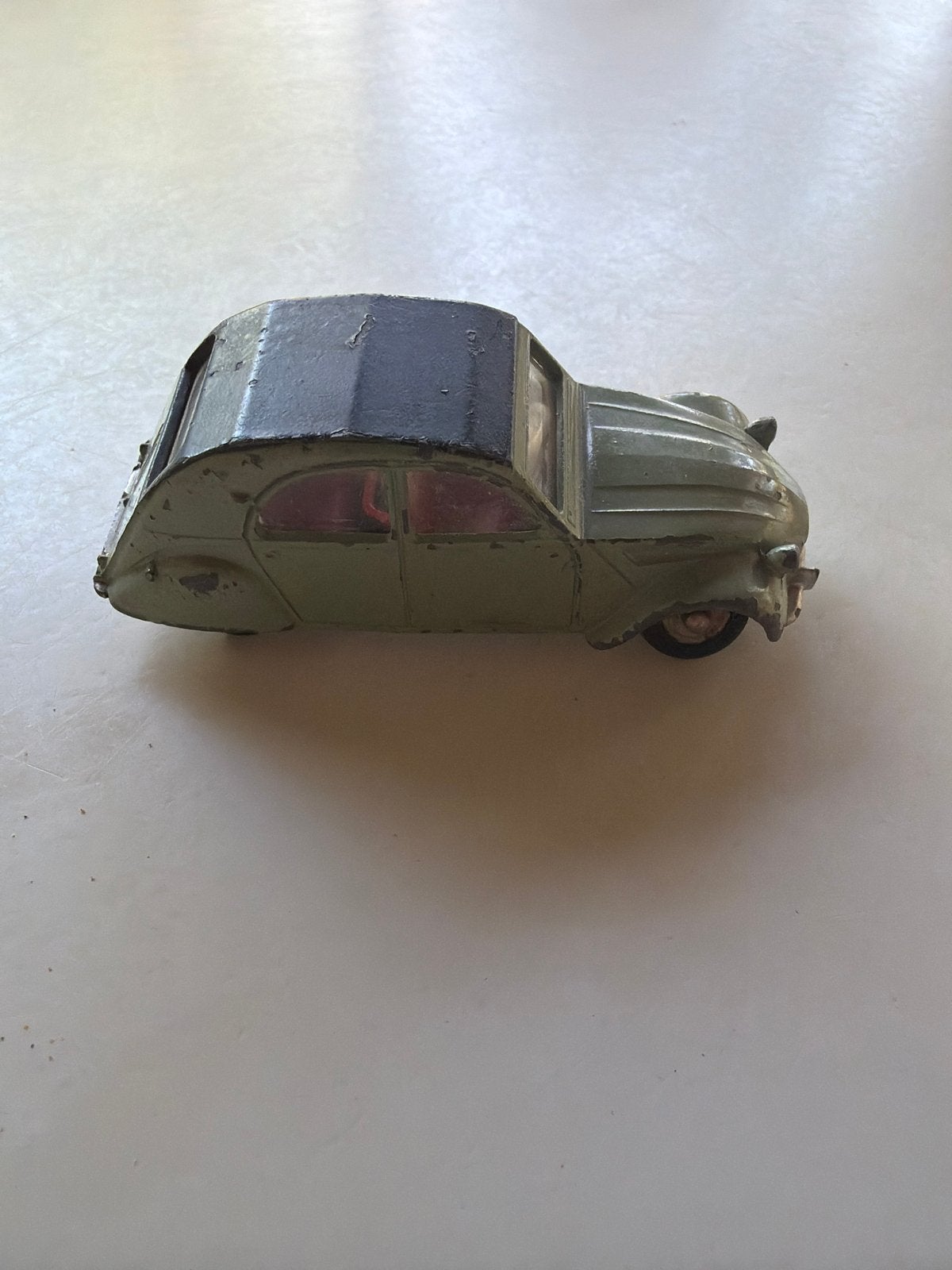 Dinky Toys Citroën 2CV - Olijfgroen in redelijke staat, Ophalen of Verzenden, Gebruikt