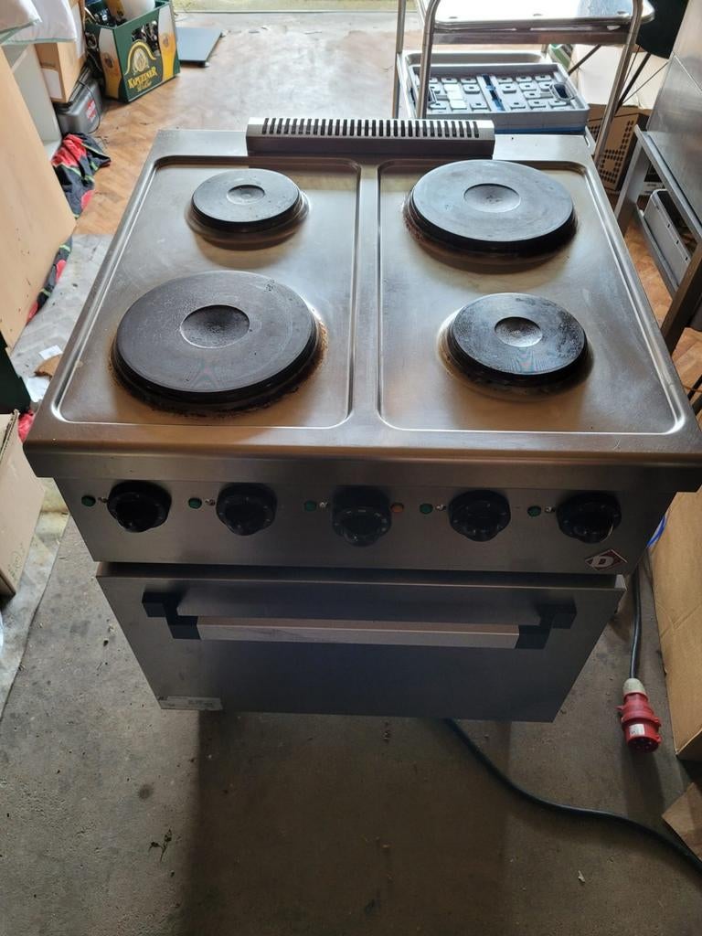 Industrieel  Fornuis 4 pits met  oven, Witgoed en Apparatuur, Fornuizen, 60 cm of meer, Gas, Vrijstaand, 90 tot 95 cm