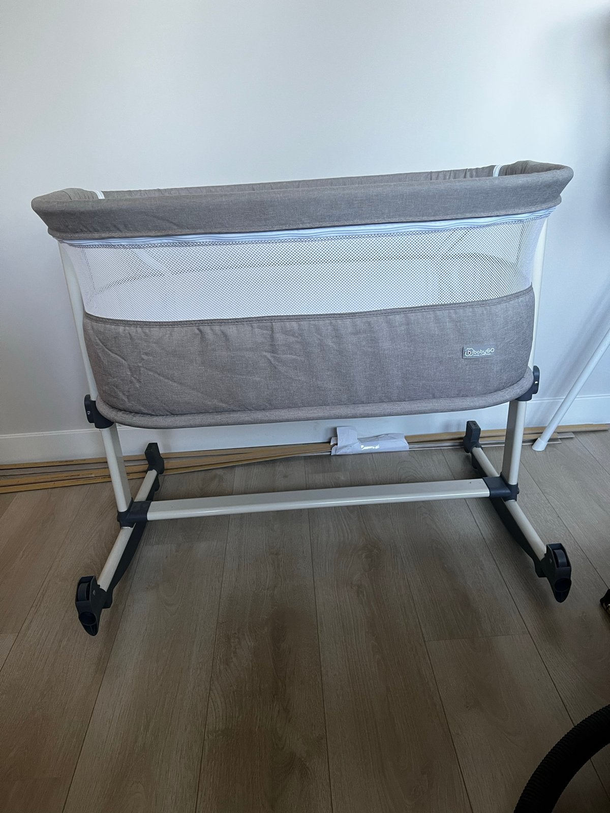 Co-sleeper Baby Go Vivaldi met schommelfunctie, Ophalen, Zo goed als nieuw, Minder dan 140 cm, Matras