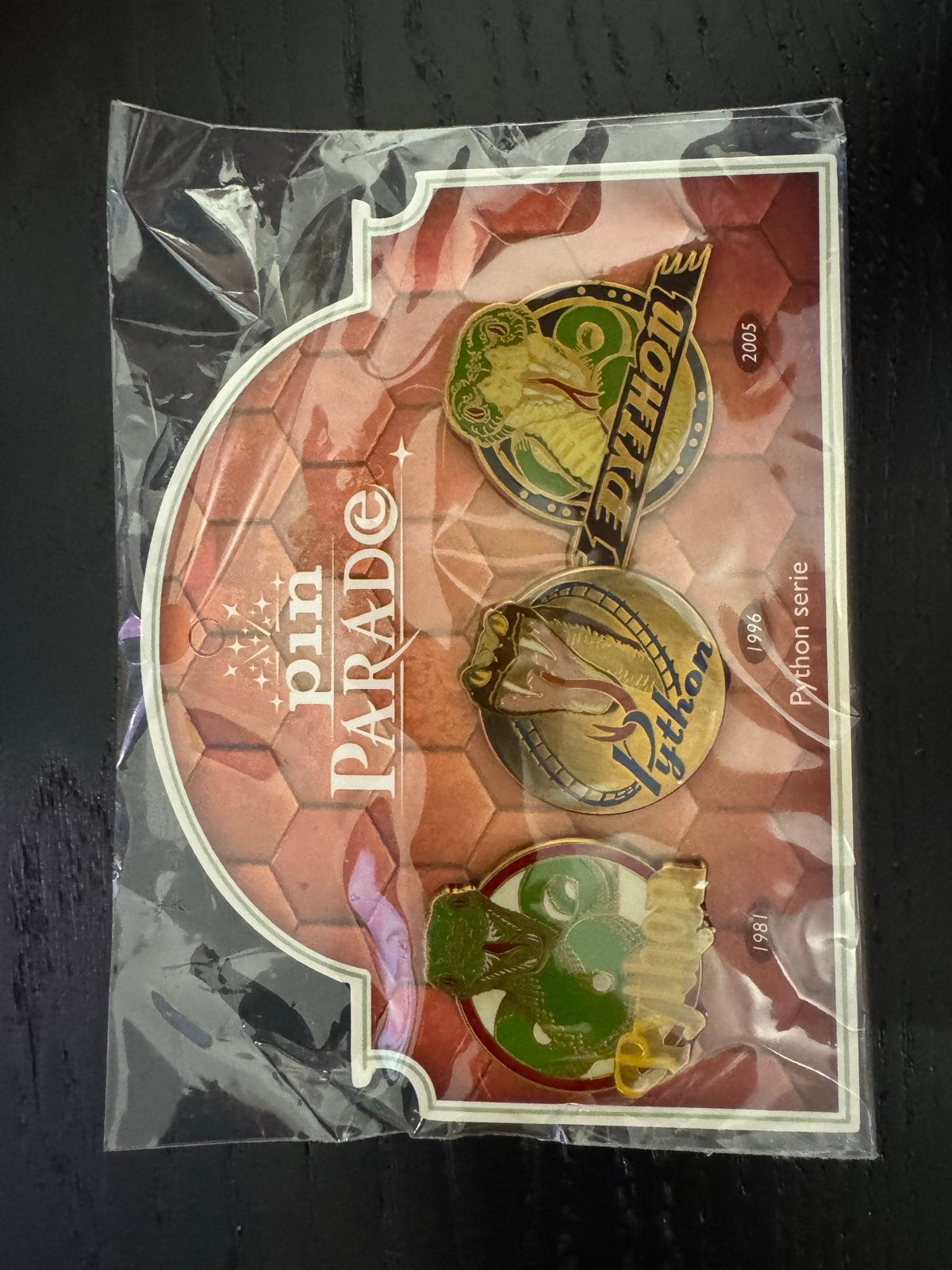 Efteling Pin Parade Python Serie - Nieuw in verpakking, Verzamelen, Efteling, Ophalen of Verzenden, Nieuw, Button of Speldje