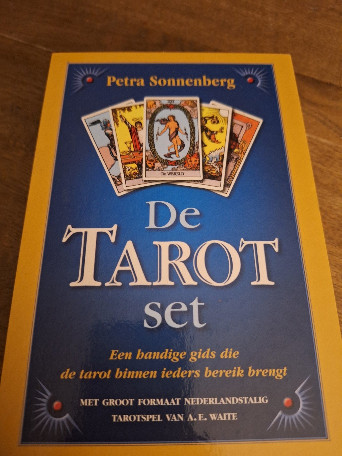 De Tarot Set - Petra Sonnenberg (Nederlandstalig), Tarot of Kaarten leggen, Petra Sonnenberg, Ophalen of Verzenden, Zo goed als nieuw