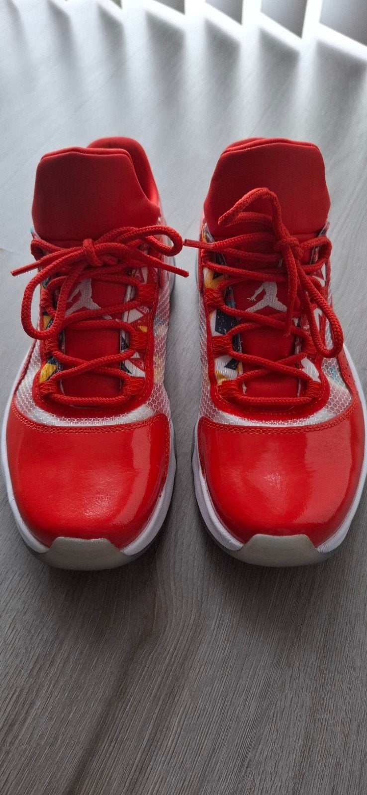 Air Jordan CMFT maat 42.5 rood, Ophalen of Verzenden, Schoenen