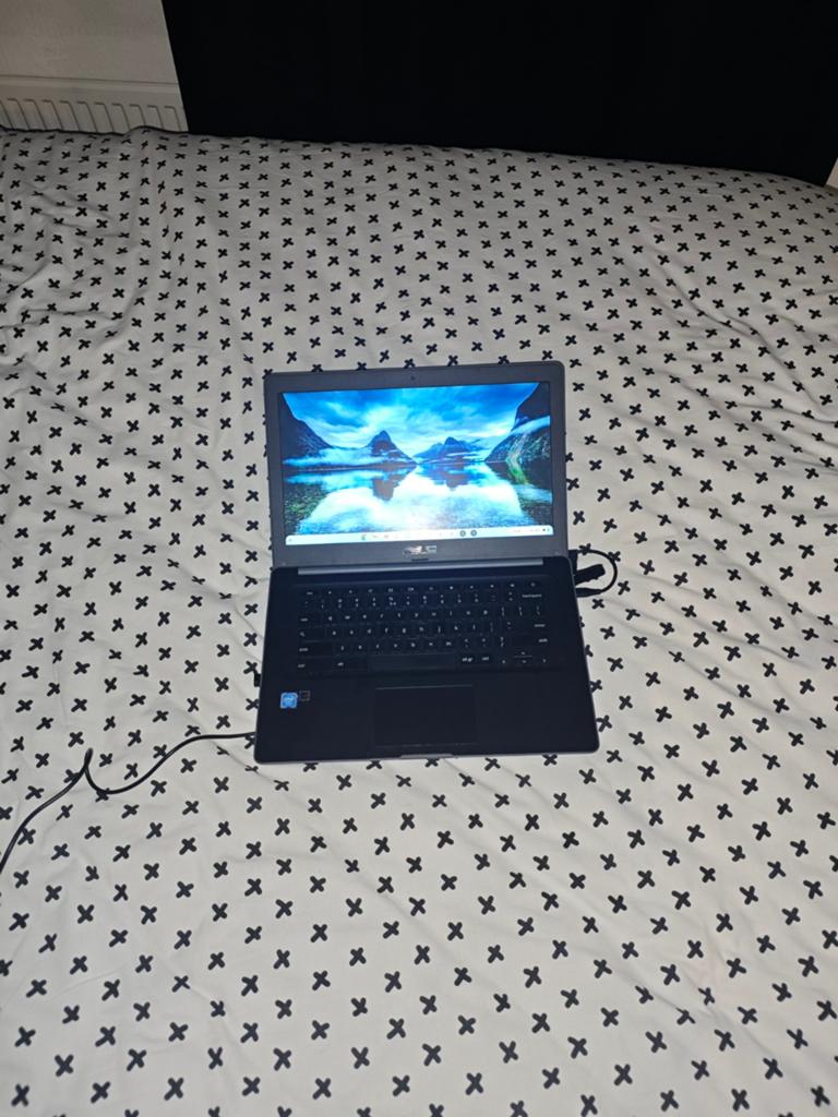 Asus crome laptop, werkt goed!, Ophalen
