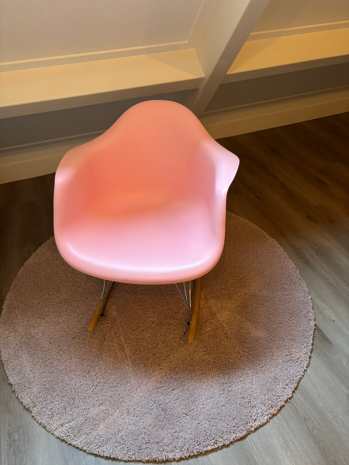 Schommelstoel roze, Ophalen, Zo goed als nieuw, Stoel(en)