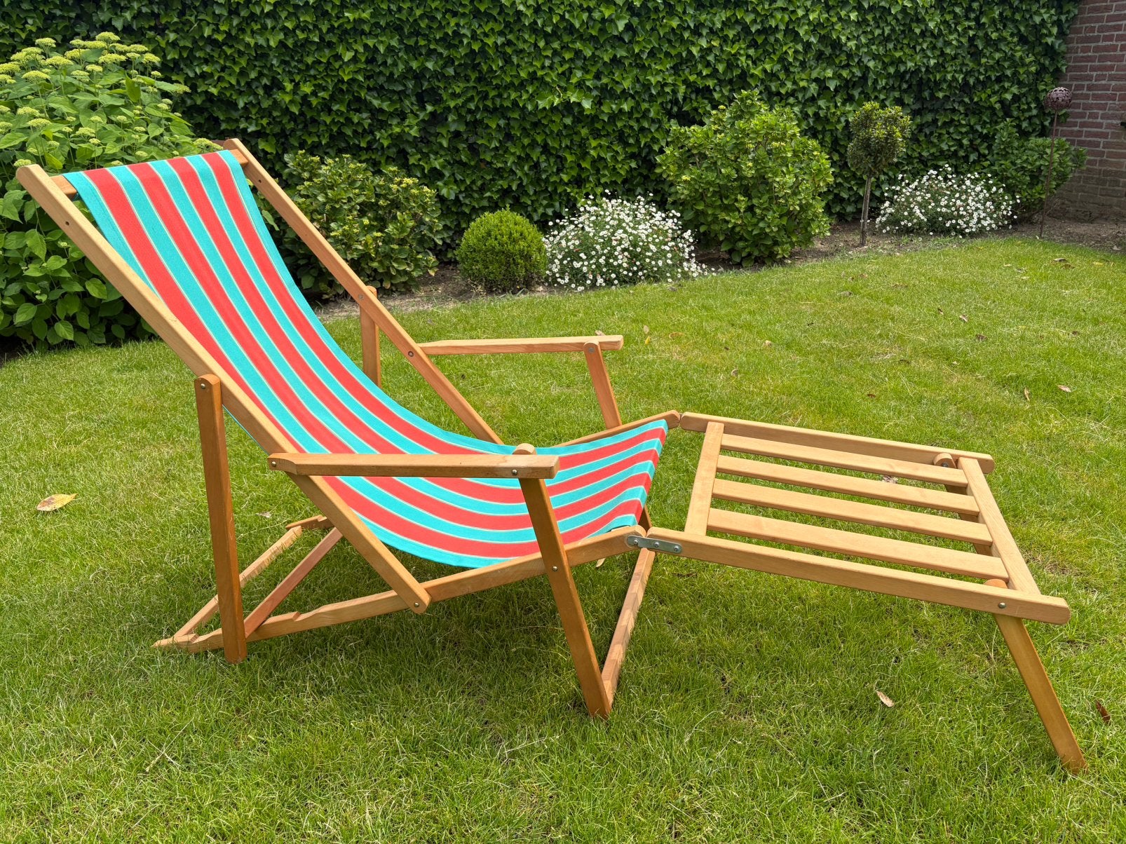Inklapbare vintage houten strandstoel met voetenbankje, Ophalen, Zo goed als nieuw, Hout, Inklapbaar