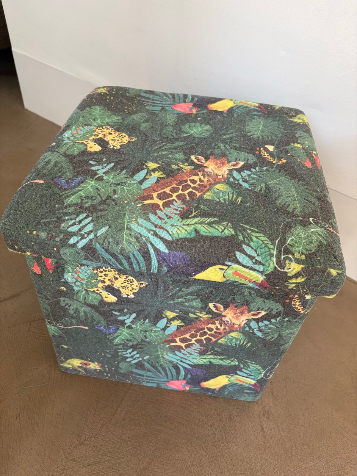 Poef met jungleprint - The Zoo Collection, Overige merken, Ophalen of Verzenden, Zo goed als nieuw, Met deksel