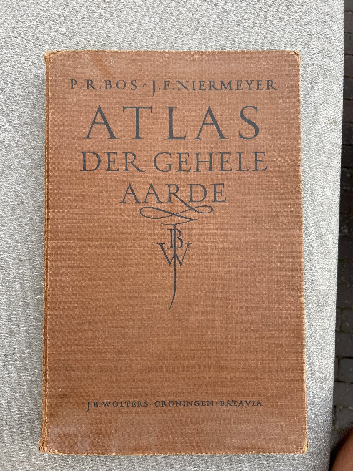 Wolters Schoolatlas der Gehele Aarde 1947 Educatie, Boeken, Atlassen en Landkaarten, Bosatlas, 1800 tot 2000, Wereld, Ophalen