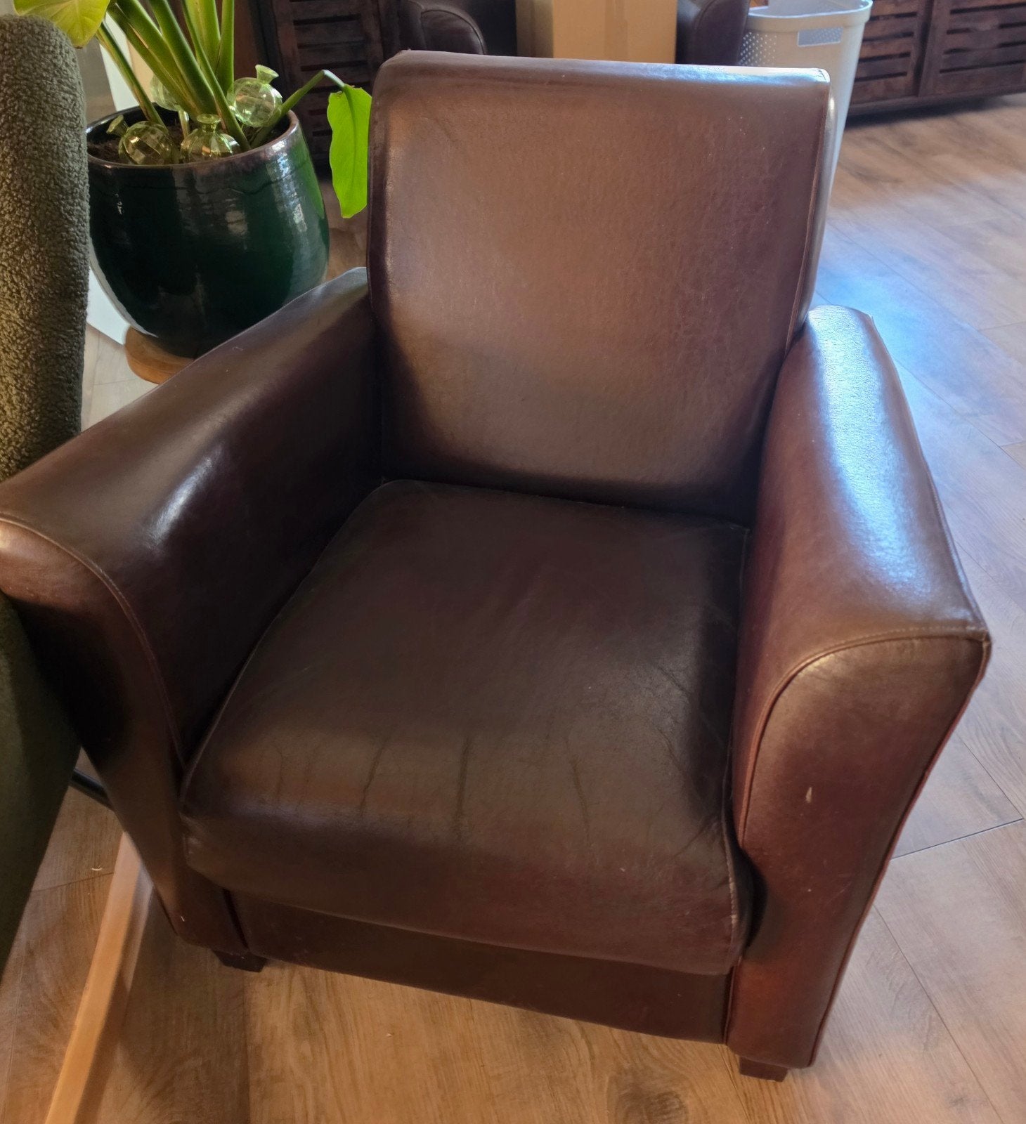 Comfortabele bruine leren fauteuil - Afmetingen: 70x70x86 cm, Ophalen