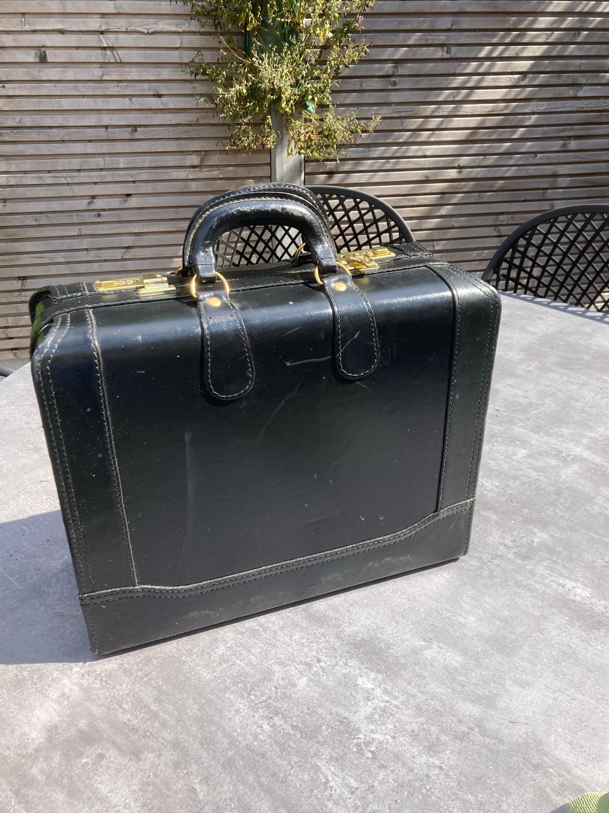 Vintage Zwarte Leren Aktetas met Cijferslot - Franzen, Sieraden, Tassen en Uiterlijk, Gebruikt, Slot, Ophalen of Verzenden, Minder dan 35 cm