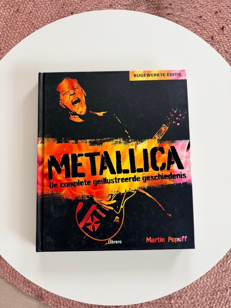 Martin Popoff - Metallica geïllustreerde geschiedenis, Artiest, Ophalen of Verzenden, Zo goed als nieuw, Martin Popoff