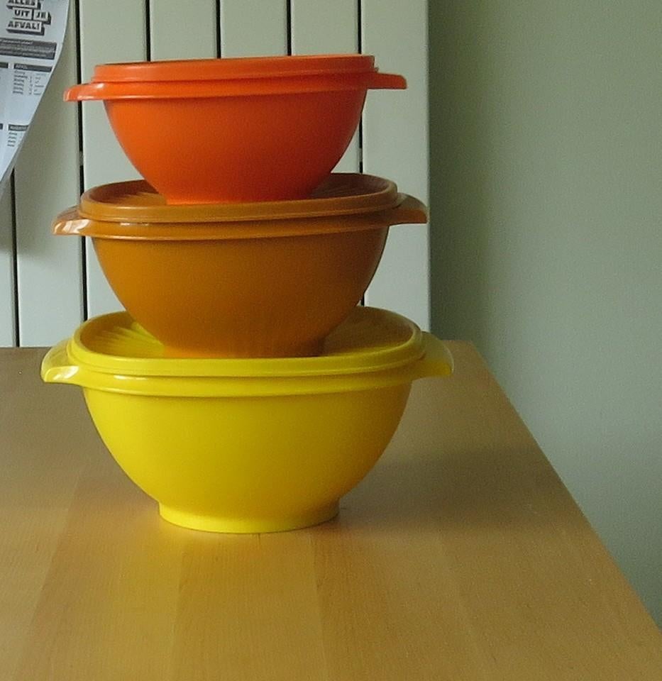 Tupperware 3 Bewaardozen Set Retrokleuren Zonne-/sterdeksel, Ophalen, Gebruikt, Oranje, Bus of Trommel