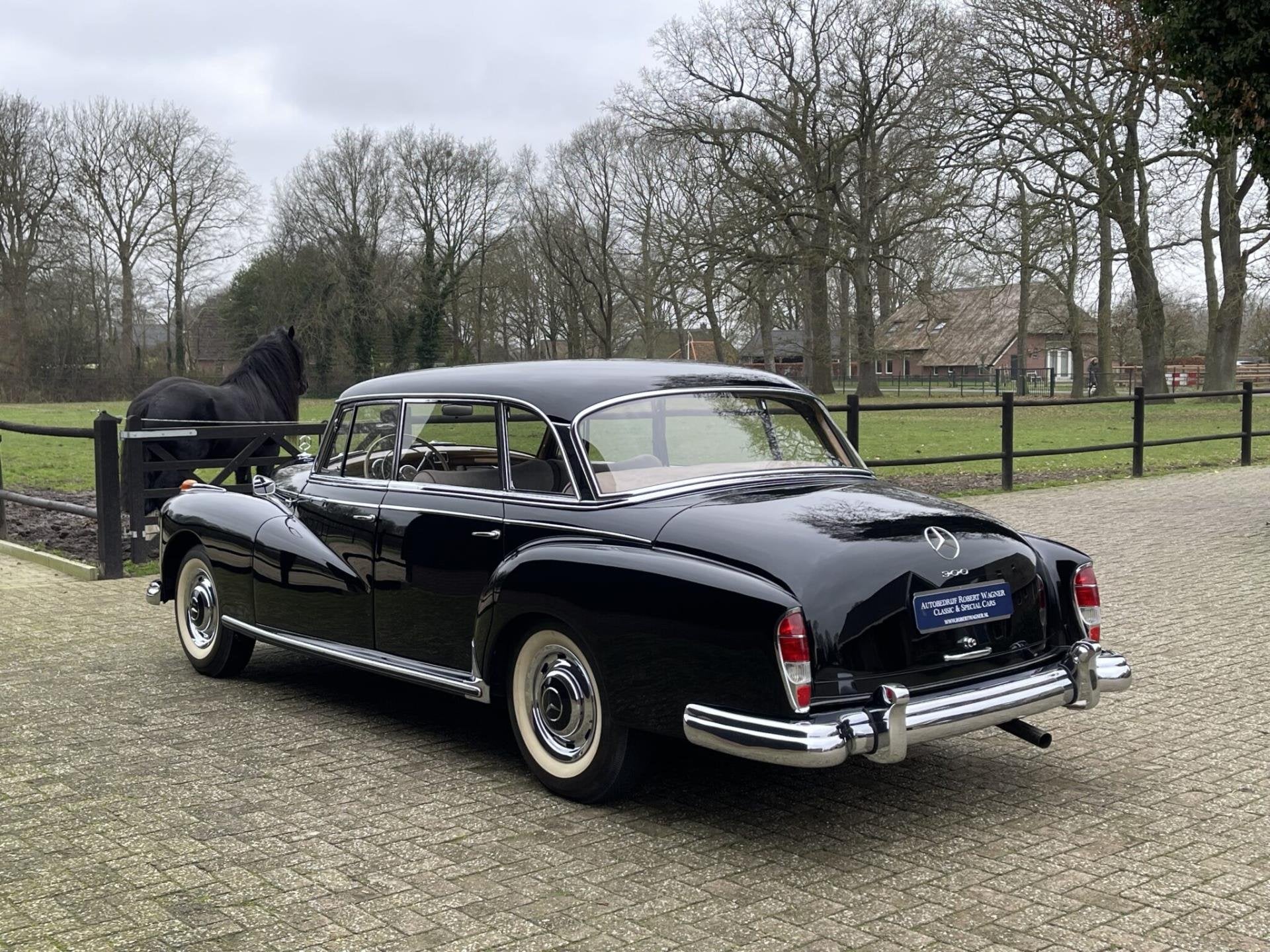 Mercedes-Benz 300 D Adenauer, gerestaureerd, Velours, foto 6