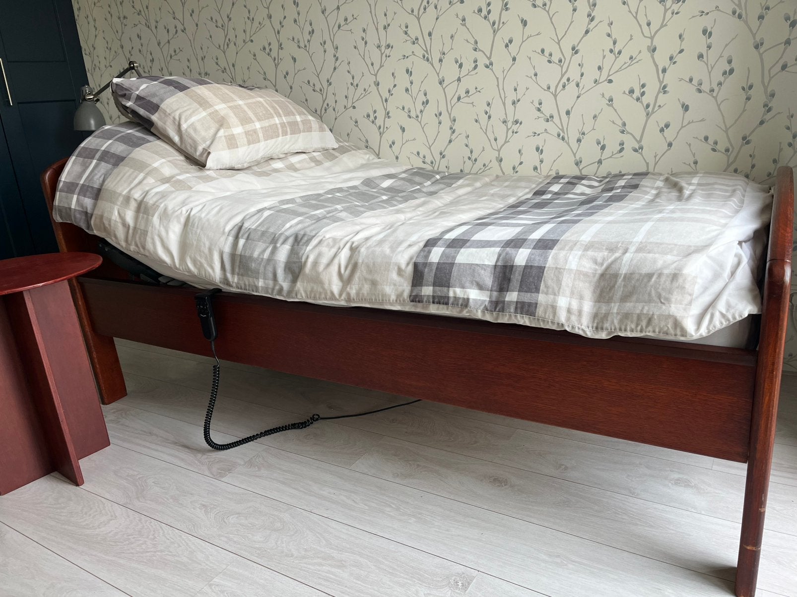 Seniorenbed elektrisch verstelbaar, Ophalen, Eenpersoons, Bruin, 200 cm