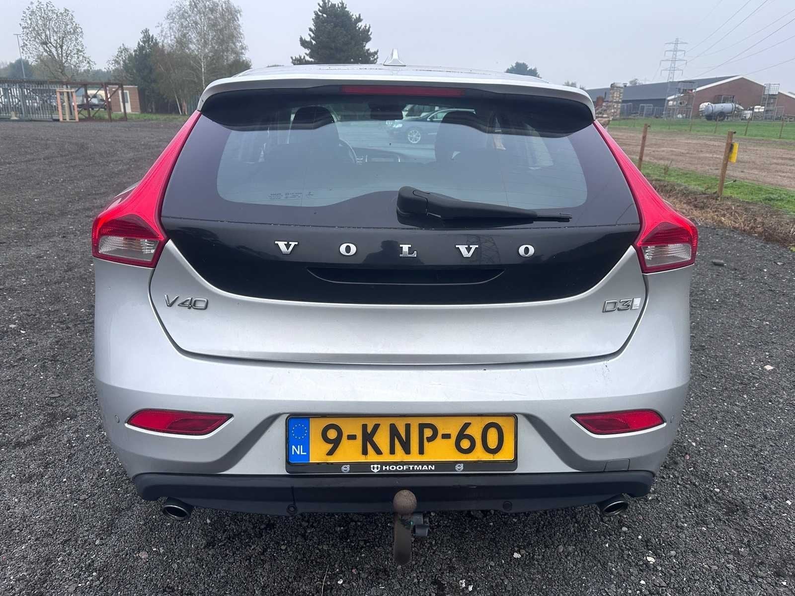 2013 - Volvo - V40 - 2.0 D3 Momentum - 9-KNP-60, Voorwielaandrijving, Euro 5, Gebruikt, 23 km/l