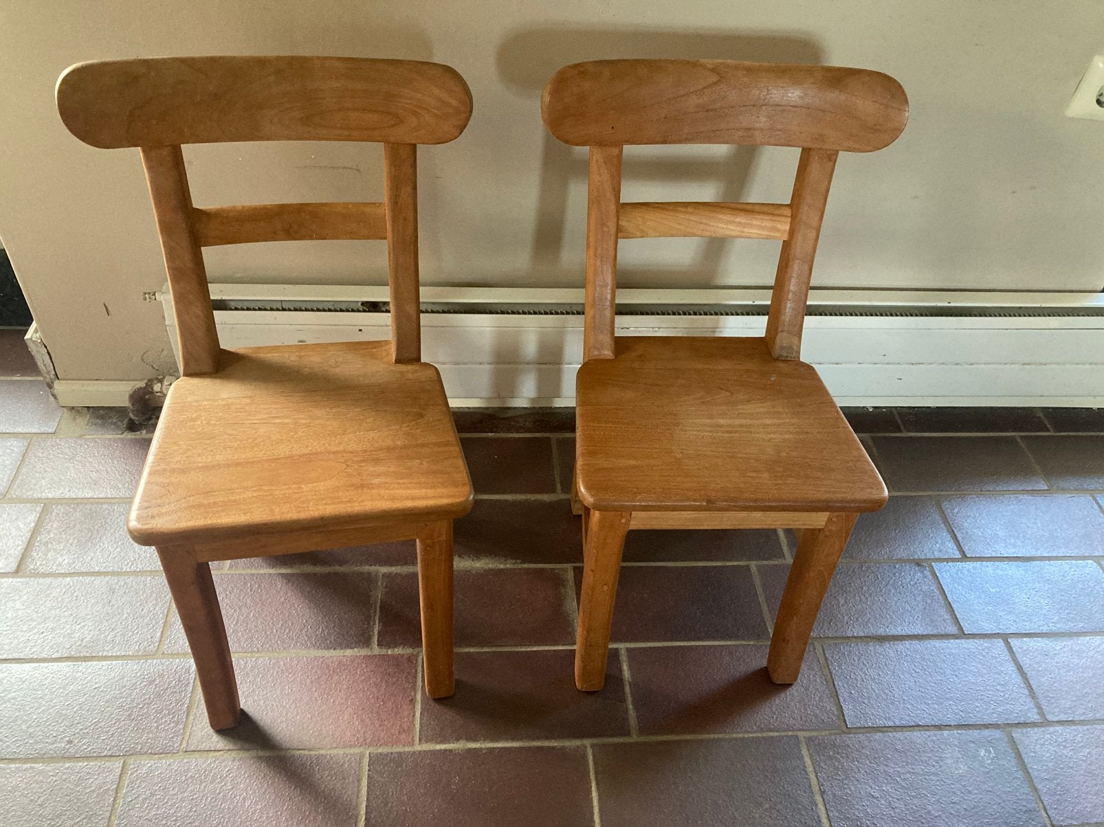 2 houten kinderstoelen, Ophalen