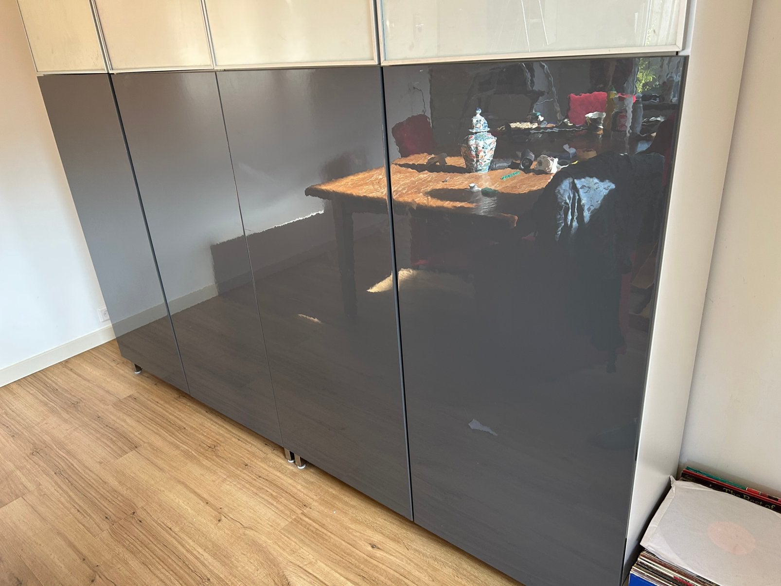 Vier deuren grijs Besta kast Ikea, Huis en Inrichting, Ophalen, Zo goed als nieuw