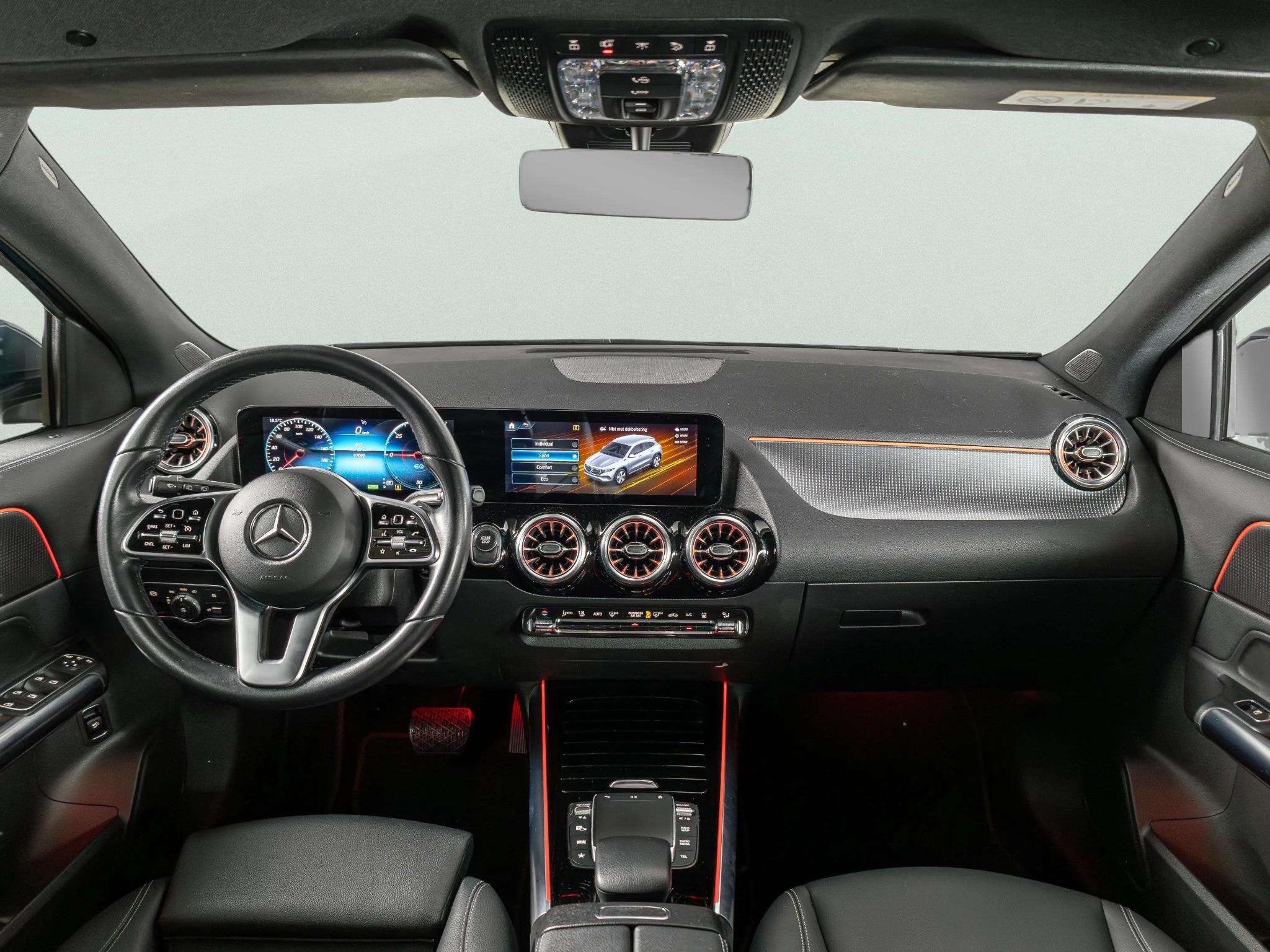 Mercedes-Benz EQA 250 Business Solution Luxury 67 kWh | Pano, Gebruikt, 190 pk, Blauw, 424 km
