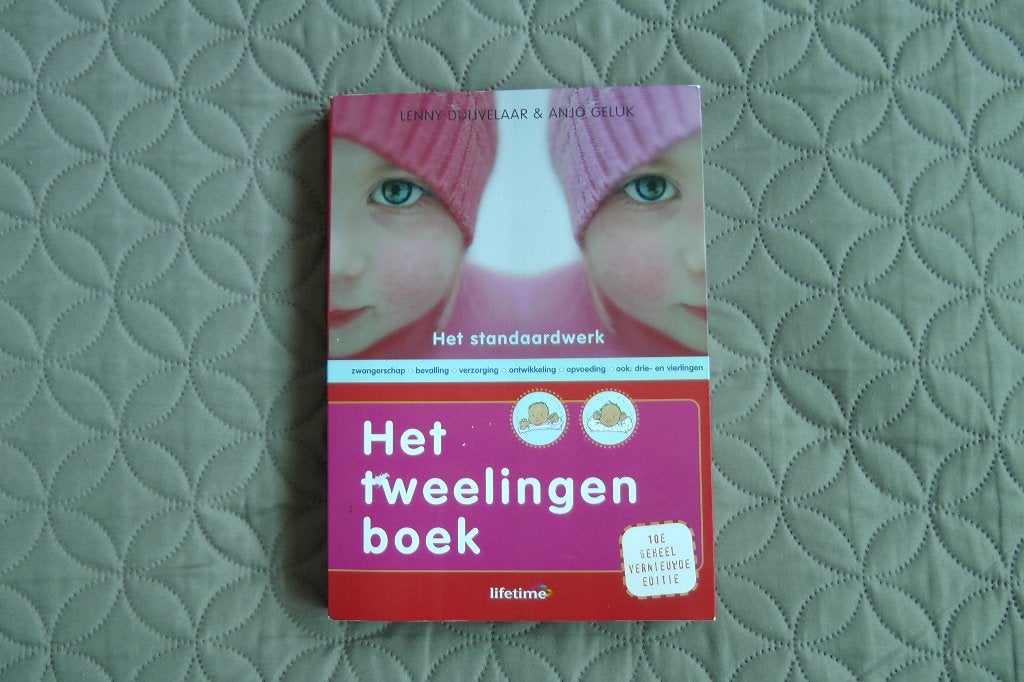 Het tweelingen boek, Gelezen, Zwangerschap en Bevalling, Diverse auteurs, Ophalen of Verzenden