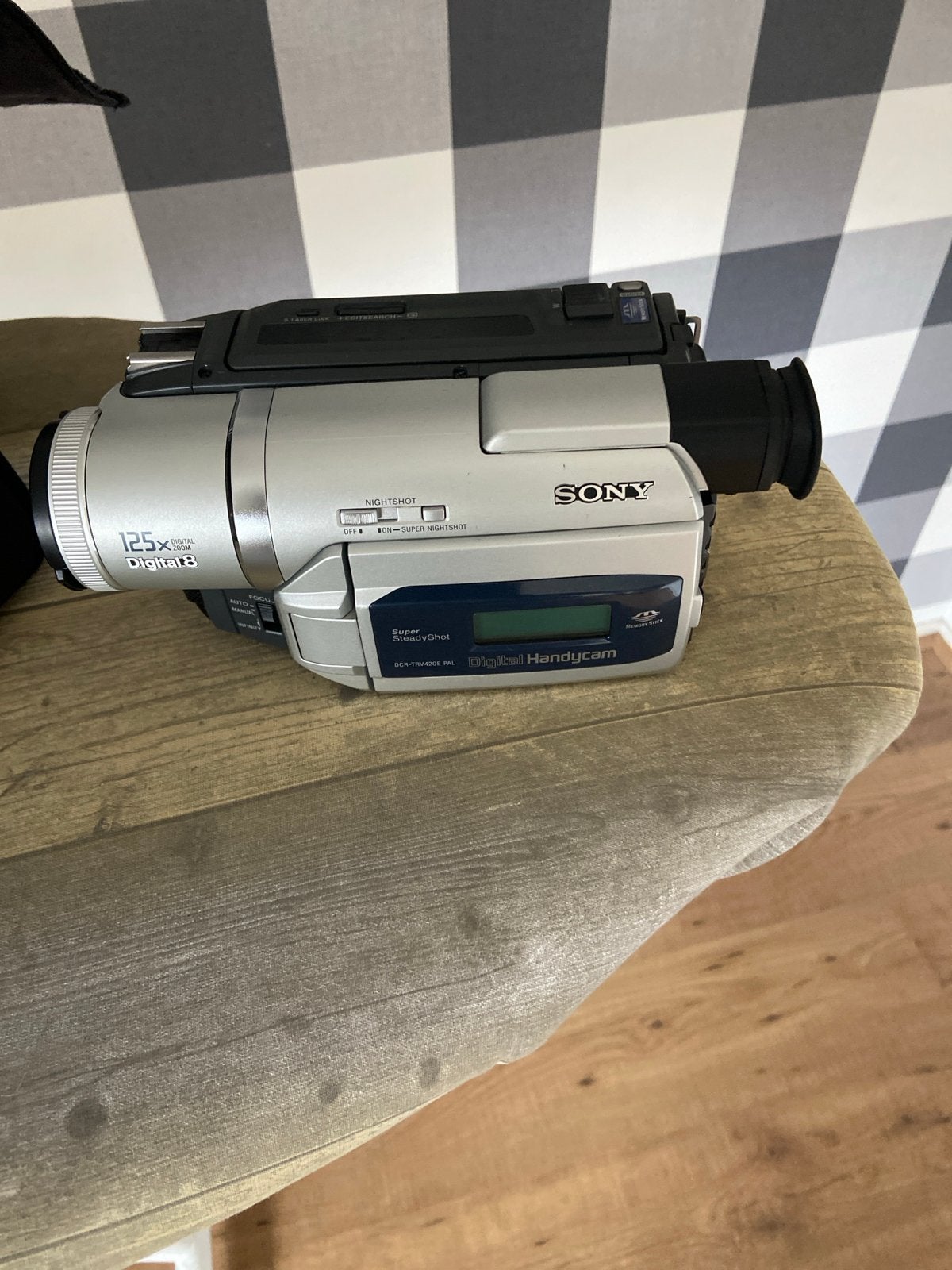 Sony Digital8 Handycam DCR-TRV330E - Vintage Videocamera, Audio, Tv en Foto, Gebruikt, Overige soorten, Ophalen of Verzenden, 8 tot 20x