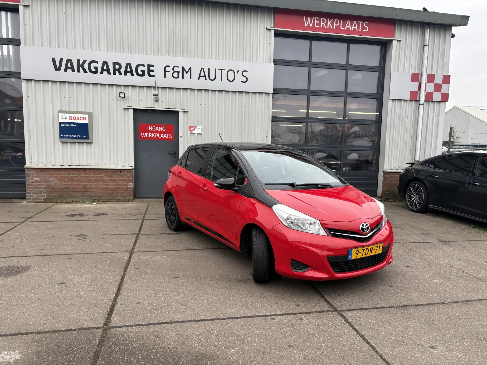 Toyota Yaris 1.0 VVT-i Now, Auto's, Euro 5, Stof, Gebruikt, Origineel Nederlands