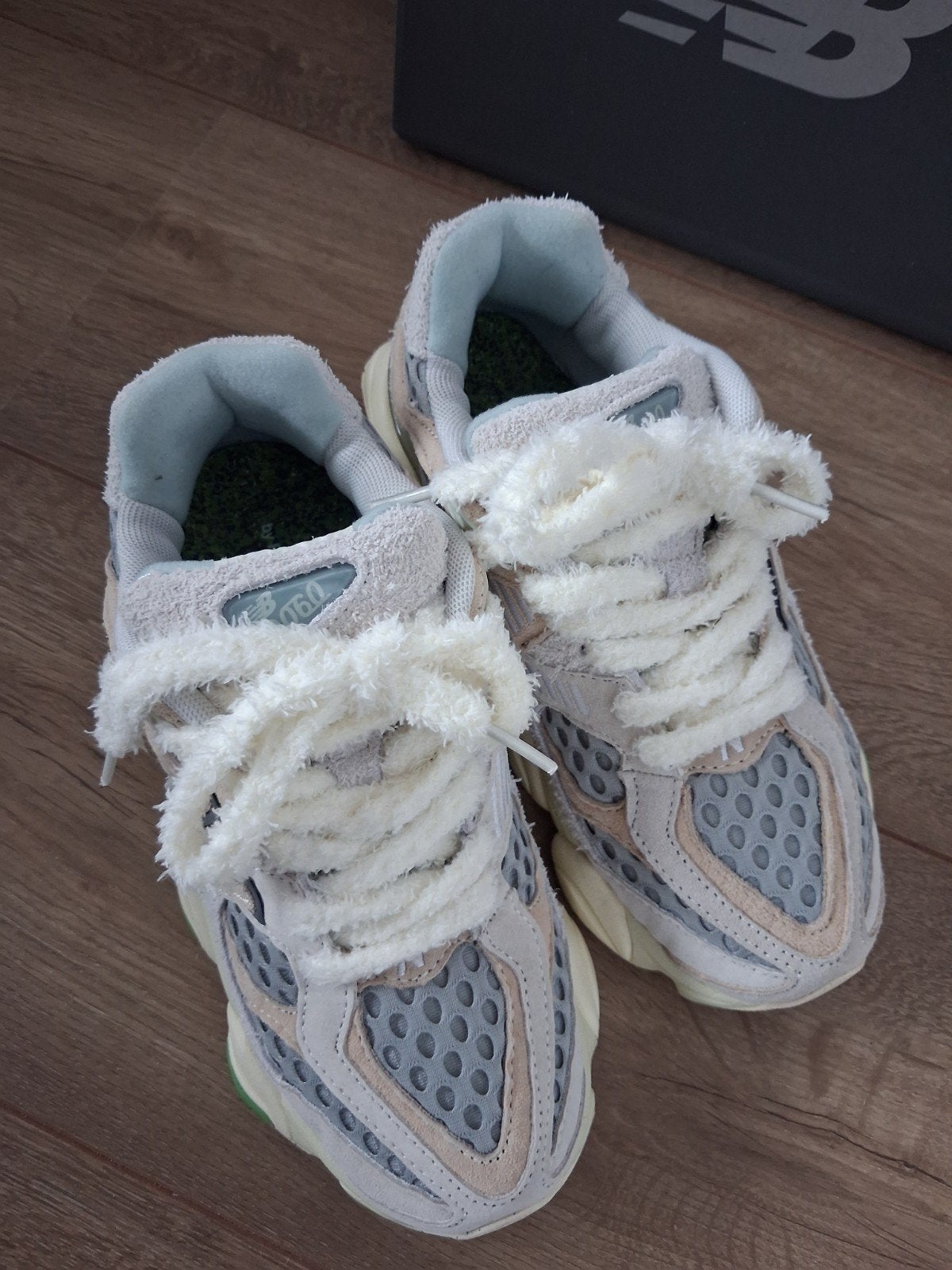 New Balance 9060 fluffy maat 38, Ophalen of Verzenden, Zo goed als nieuw, Sneakers of Gympen