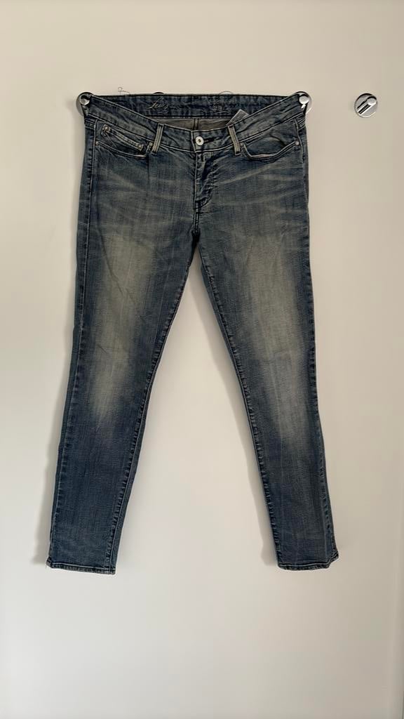 Levi's Slim Fit Jeans 29x32 - Gedragen maar nette staat, Ophalen of Verzenden, Zo goed als nieuw, Blauw, W28 - W29 (confectie 36)
