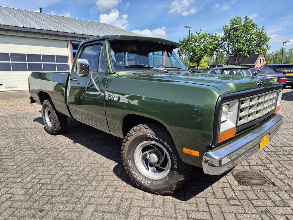 Dodge Ram 150 Custom V8 Benzine (bj 1985), Gebruikt, 150 pk, Bedrijf, SUV of Terreinwagen