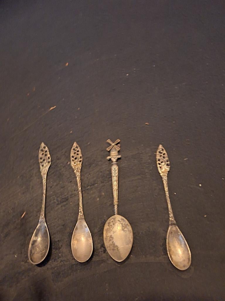 Antieke theelepels 1 met beweegbaar molentje (wieken), Ophalen