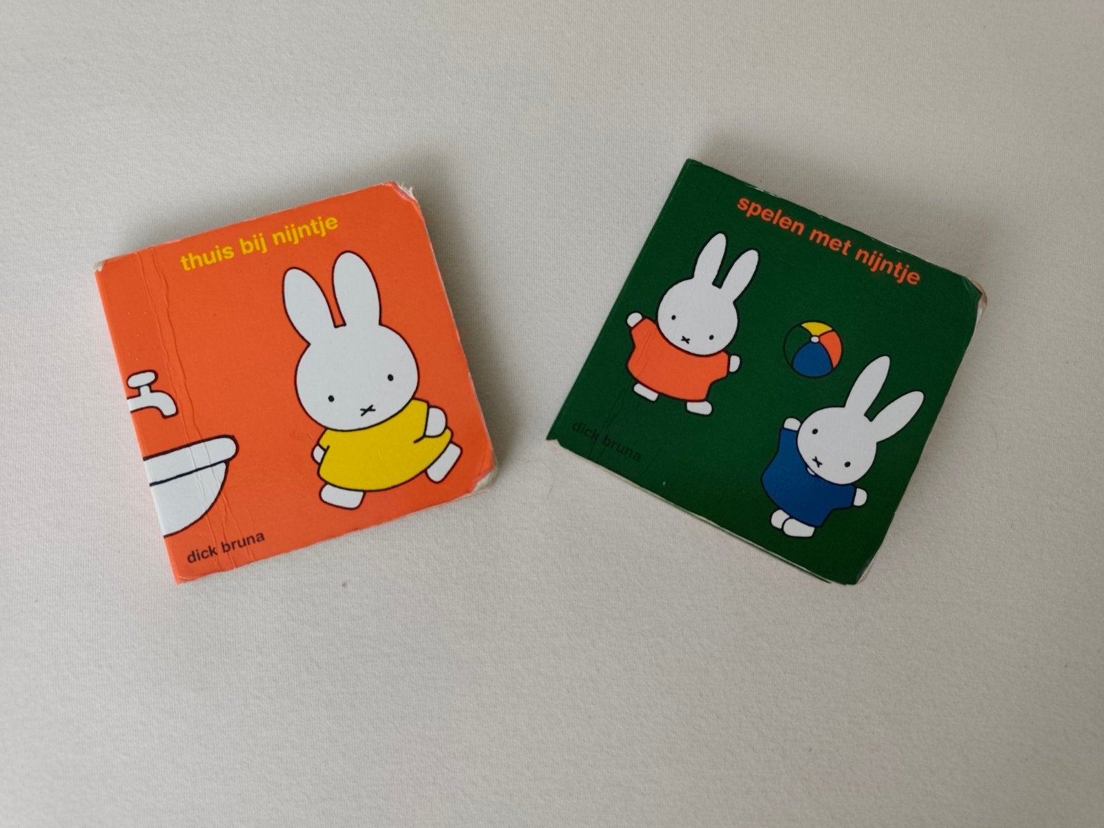 2 Nijntje mini-boekjes: Thuis bij Nijntje&Spelen met Nijntje, Ophalen of Verzenden, Gelezen, Dick Bruna, 0 tot 6 maanden