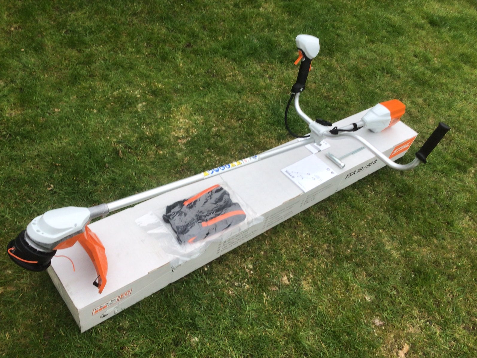 Stihl FSA 90 accu bosmaaier NIEUW (met autocut), Ophalen, Nieuw, 30 tot 50 cm, Accu
