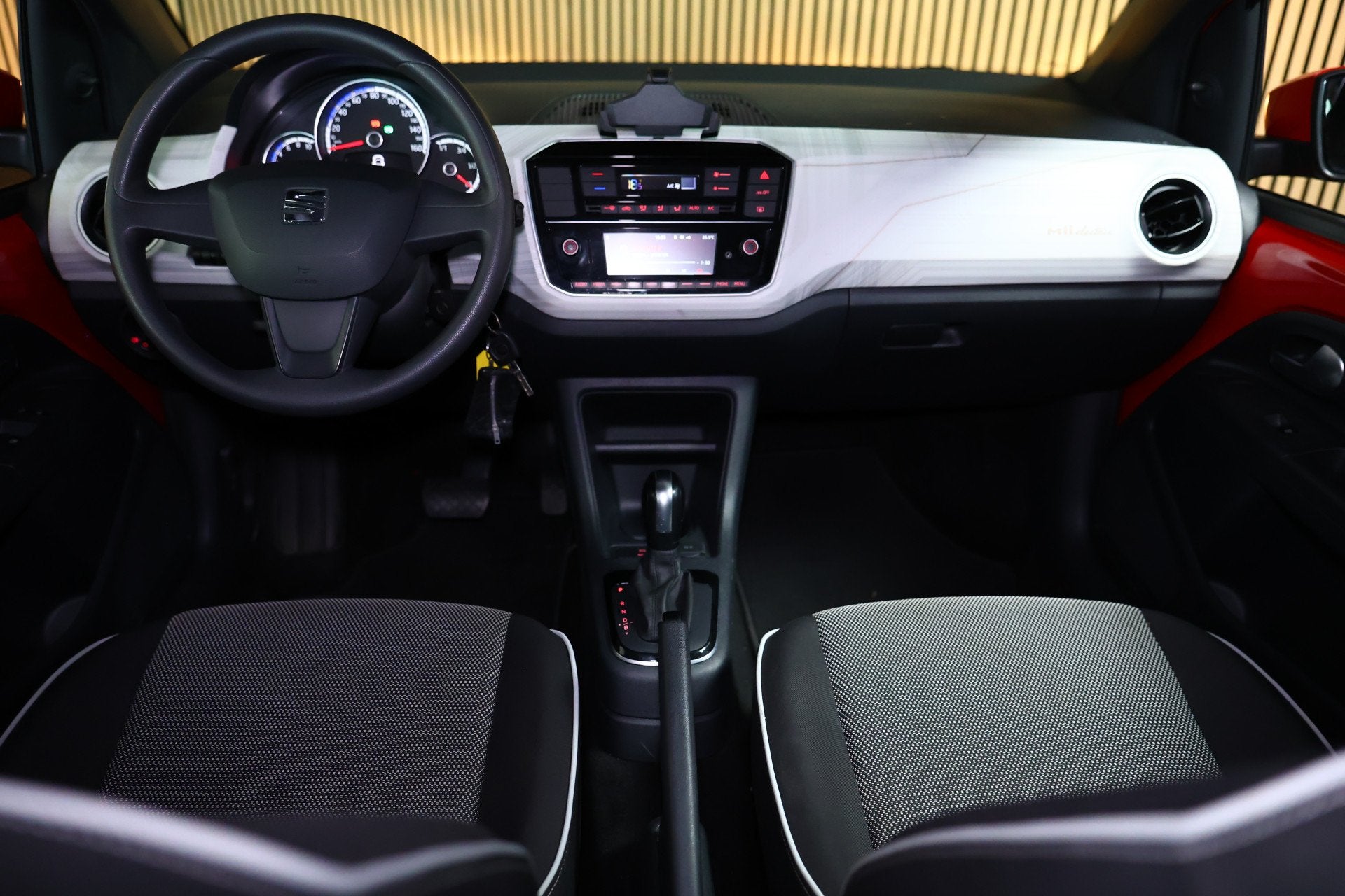 SEAT Mii Electric CLIMATRONIC 52000 k ! SOH 90.4 % ! DAB BLU, Stof, Gebruikt, Zwart, Origineel Nederlands