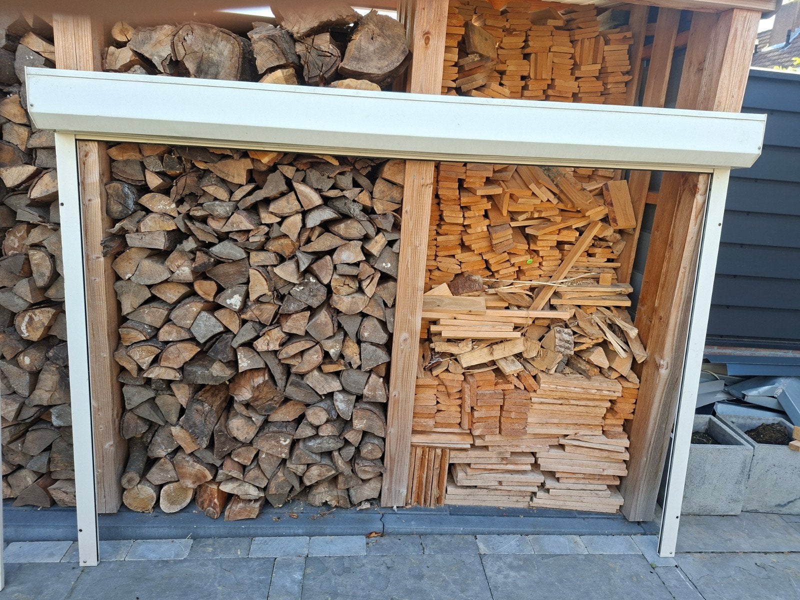 Elektrisch bedienbaar rolluik 2 stuks. ook apart te kopen, Ophalen, Gebruikt