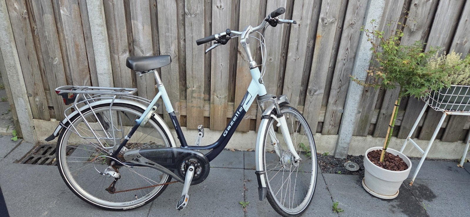 Gazelle Medeo damesfiets met 24 versnellingen (opknapper), Fietsen en Brommers, Fietsen | Dames | Damesfietsen, Ophalen, Velgrem
