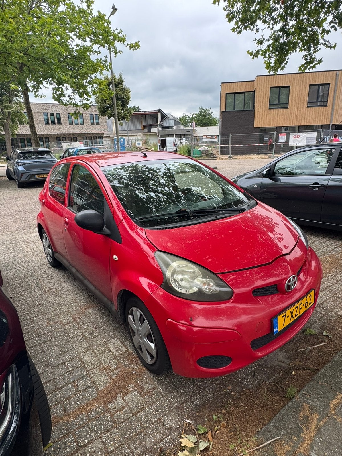 Toyota Aygo 1.0 12V Vvt-i 5DRS 2006 Rood, Auto's, Voorwielaandrijving, 4 stoelen, 68 pk, Handgeschakeld