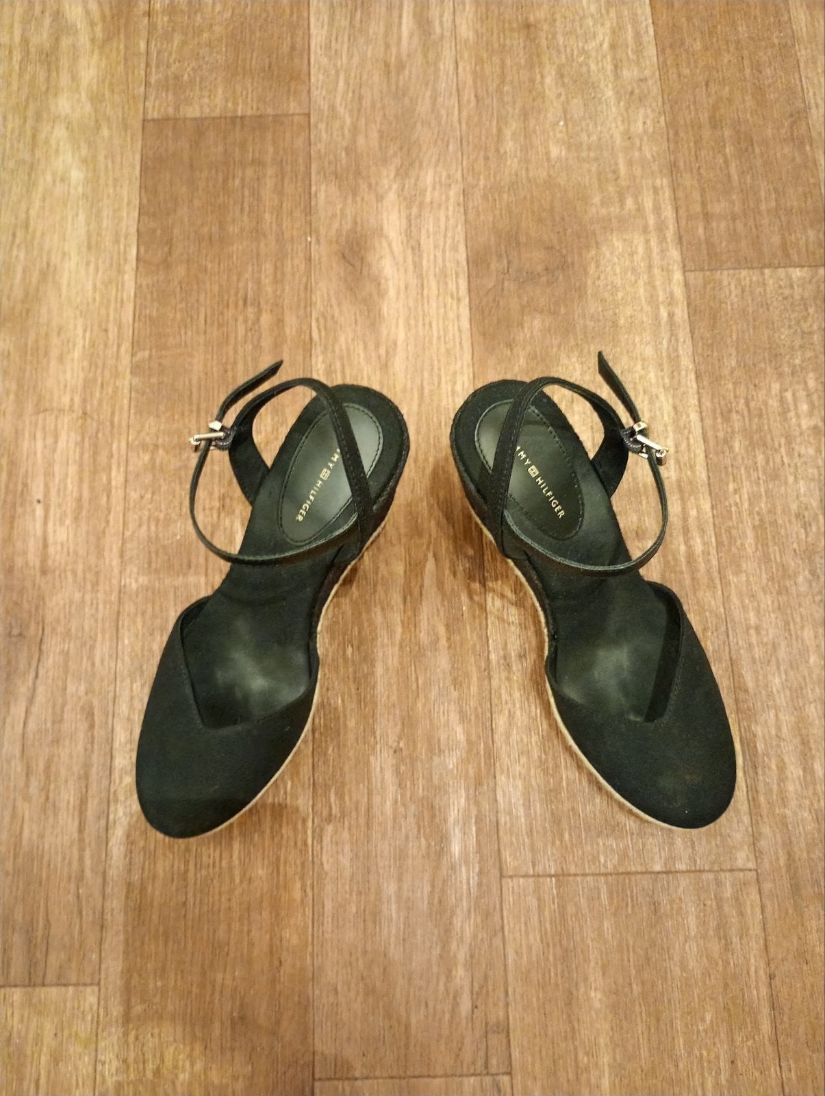 nieuwe Tommy Hilfiger sleehak sandalen, maat 40, Kleding | Dames, Schoenen, Ophalen of Verzenden, Nieuw, Sandalen of Muiltjes