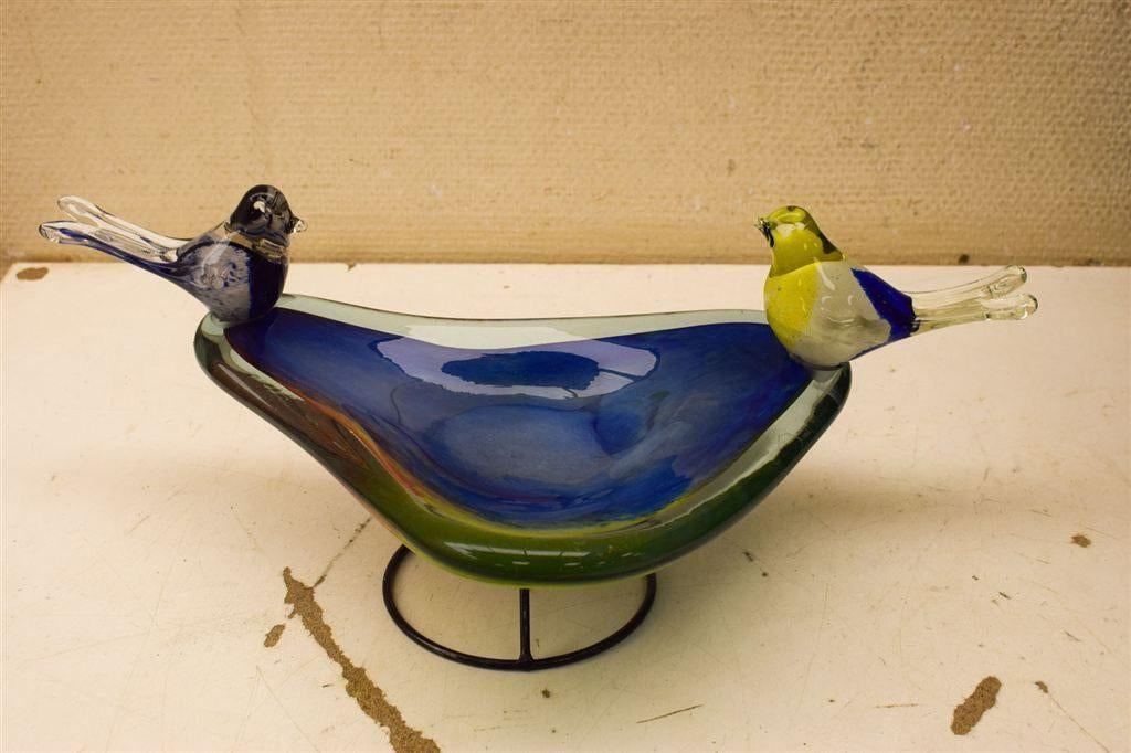 Glazen voeder schaaltje met op de rand 2 vogeltjes 50748, Huis en Inrichting, Ophalen of Verzenden, Gebruikt, Rond, Glas