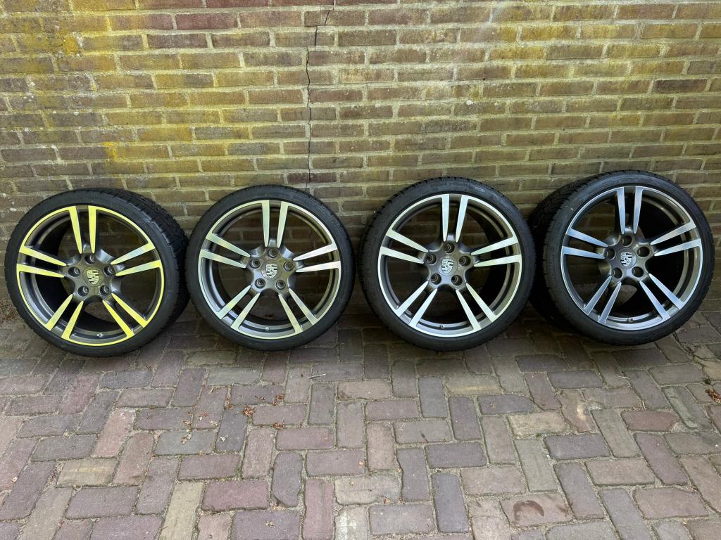 Originele Porsche 911 Turbo, breedset in NIEUWSTAAT, Overige, Gebruikt, Overige, Banden en Velgen