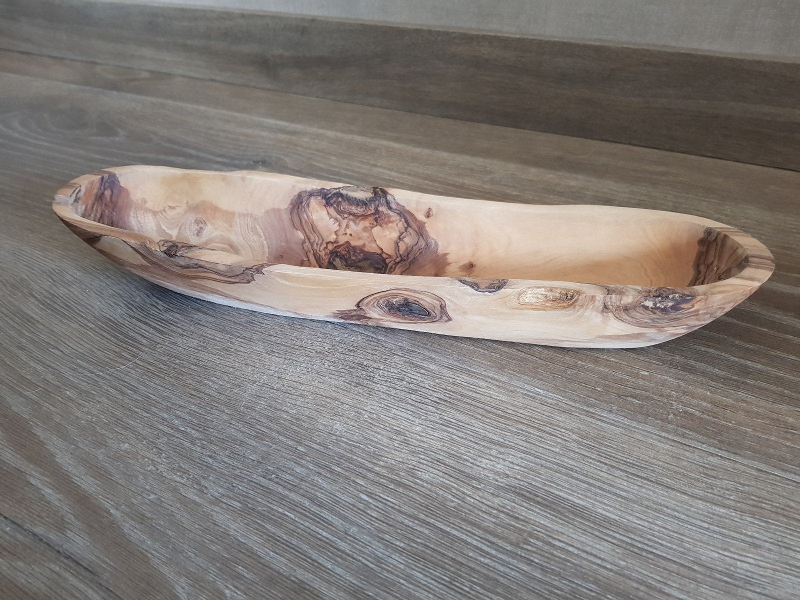 Leuk (brood)schaaltje van olijfhout, bowls and dishes, Serveerschaal, Ophalen of Verzenden, Zo goed als nieuw, Overige vormen